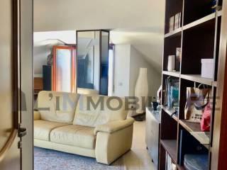 Mansarda largo Filippo Salvatori 10, Centro, Cisterna di Latina — foto 16 di 26