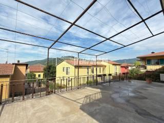 Villa bifamiliare via Papa Giovanni XXIII, Centro, Credaro