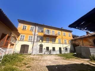 Casale via Giuseppe Verdi 9, Canelli