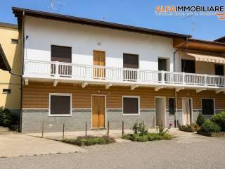 Casa colonica via Gaspare Cavagnino 12, Centro, Momo