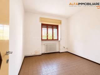 Casa colonica via Gaspare Cavagnino 12, Centro, Momo — foto 8 di 28