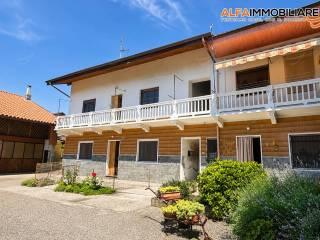 Casa colonica via Gaspare Cavagnino 12, Centro, Momo — foto 6 di 28