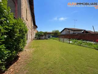 Casa colonica via Gaspare Cavagnino 12, Centro, Momo — foto 9 di 28