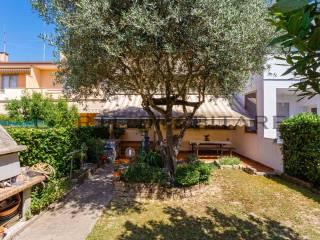 Villa a schiera Resistenza 26, Centro, Saonara