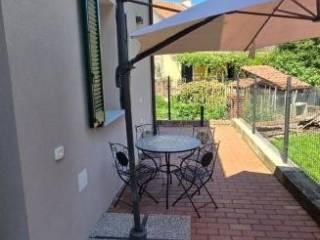 Villa bifamiliare via della Camelia, Capronno, Angera — foto 9 di 20