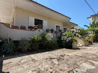 Villa unifamiliare via dell'Aversana 12, Parete — foto 4 di 44