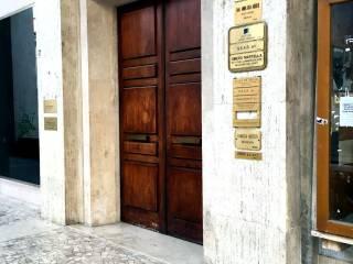 Attico Portici San Bernardino 5, Duomo - Fontana Luminosa, L'Aquila — foto 4 di 13