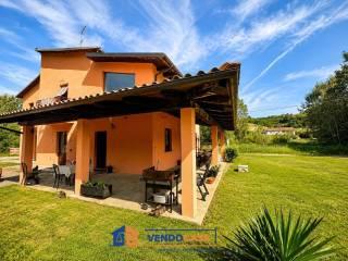 Villa bifamiliare Strada Vaglio Serra 55, Nizza Monferrato — foto 13 di 25