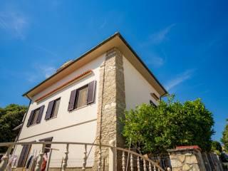 Villa bifamiliare via Antonio Rosmini 23, Rosignano Solvay, Rosignano Marittimo — foto 4 di 100