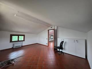 Appartamento ottimo stato, su più livelli, Centro, Bagnolo in Piano — foto 7 di 7
