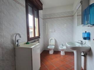 Appartamento ottimo stato, su più livelli, Centro, Bagnolo in Piano — foto 5 di 7