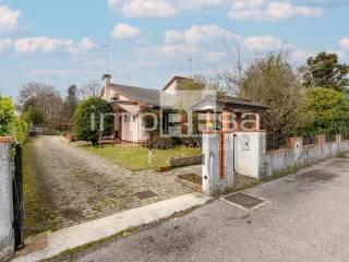Villa bifamiliare via Altinate 33, Vascon, Carbonera