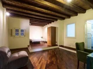 Appartamento vicolo dei Calzonai, Castellammare, Palermo