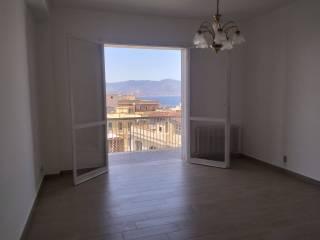 Trilocale via Emilio Cuzzocrea, Centro Storico, Reggio Calabria — foto 10 di 11