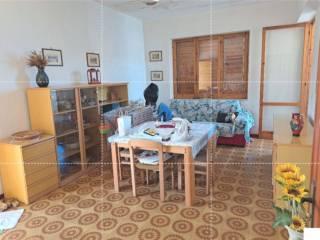Trilocale Vico 2 Arcipretato 2, Centro, Spadafora — foto 2 di 7