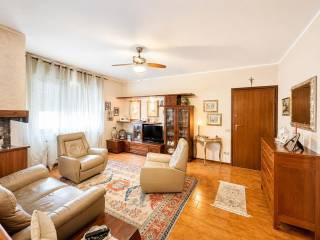 Appartamento via San Pietro 11, Centro, Montecchia di Crosara — foto 2 di 12