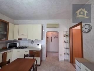 Appartamento buono stato, quarto piano, Ospedale - Volturno, Parma