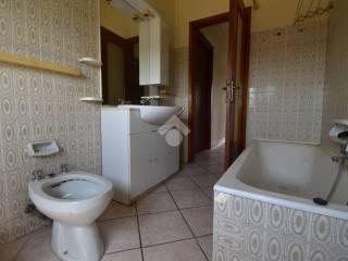 Villa bifamiliare via Medole 42, Centro, Castiglione delle Stiviere — foto 12 di 45