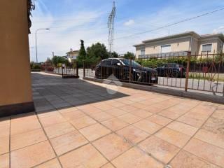 Villa bifamiliare via Medole 42, Centro, Castiglione delle Stiviere — foto 3 di 45