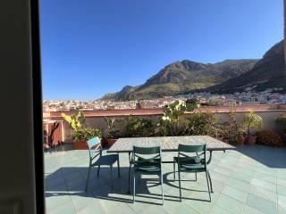 Attico via Giacomo Puccini, Centro, Castellammare del Golfo — foto 2 di 26