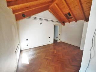 Villa unifamiliare piazza Martiri di Fossoli 31, Desio — foto 4 di 23