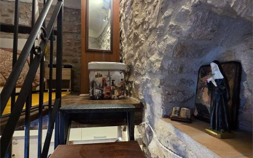 Loft, ottimo stato, Centro, Sant'Anatolia di Narco — foto 10 di 21