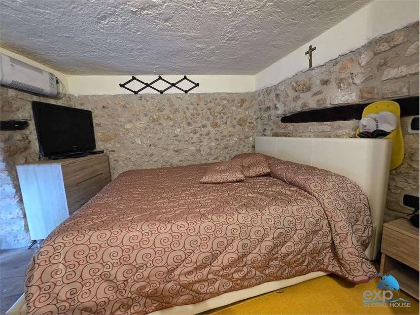 Loft, ottimo stato, Centro, Sant'Anatolia di Narco — foto 16 di 21