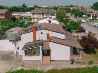 Villa unifamiliare via Aldo Moro 18, Caresanablot — foto 5 di 47
