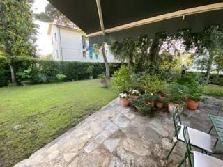 Villa unifamiliare via Degli Allori, Tirrenia, Pisa