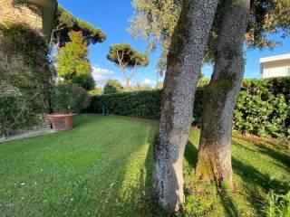 Villa unifamiliare via Degli Allori, Tirrenia, Pisa — foto 13 di 14