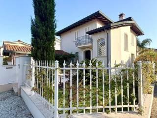 Villa unifamiliare via della Croce, Cinquale, Montignoso — foto 20 di 33