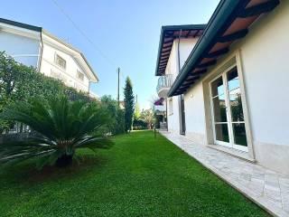 Villa unifamiliare via della Croce, Cinquale, Montignoso — foto 9 di 33