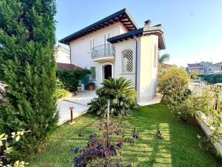 Villa unifamiliare via della Croce, Cinquale, Montignoso — foto 32 di 33