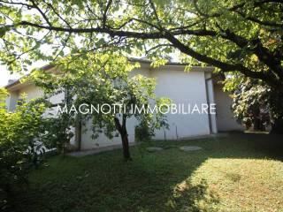 Villa unifamiliare via Alessandro Manzoni, Buttrio — foto 3 di 12