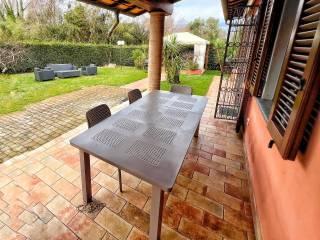 Villa bifamiliare viale Apua 185, Pietrasanta — foto 3 di 17