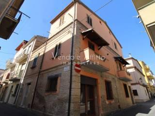 Terratetto unifamiliare 150 m², buono stato, Centro, San Salvo — foto 6 di 23
