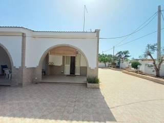 Villa unifamiliare viale Dei Pini No Number, San Pietro in Bevagna, Manduria — foto 4 di 23