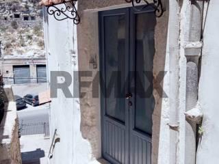 Terratetto unifamiliare vicolo Barone 6 - 8, Modica Alta, Modica