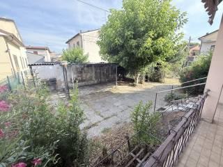Villa bifamiliare via Filzi, Centro, San Giovanni Lupatoto — foto 8 di 12