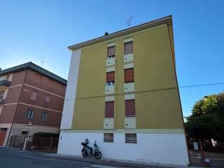 Trilocale via Portovenere 21, Sant'Agnese - Università, Modena