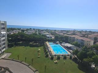 Trilocale viale Cristoforo Colombo 96, Scossicci, Porto Recanati