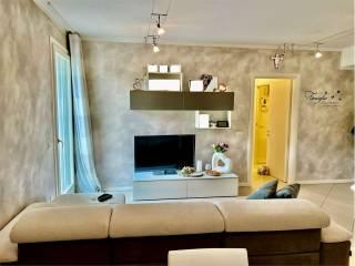 Appartamento via sille, 11, Carrè — foto 4 di 27