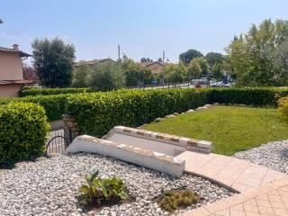 Villa unifamiliare, ottimo stato, 190 m², Moniga del Garda — foto 3 di 11