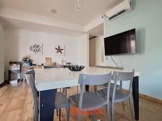 Appartamento via Cesare Battisti 14, Centro, Sabaudia — foto 2 di 27