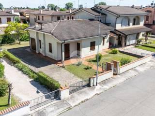 Villa plurifamiliare via Donatori di Sangue 25, Gabbiana, Marcaria — foto 14 di 24