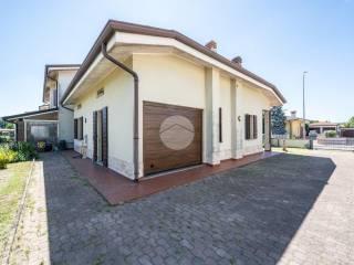 Villa plurifamiliare via Donatori di Sangue 25, Gabbiana, Marcaria — foto 2 di 24