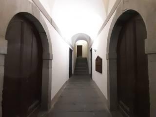 Monolocale piazza del Duomo, Centro Storico, Tarquinia — foto 3 di 13