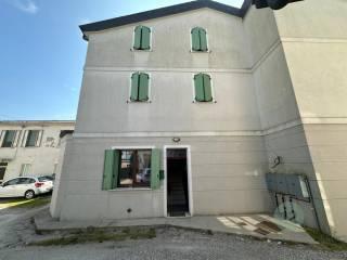 Villa a schiera via Cantone, Centro, San Giacomo delle Segnate — foto 29 di 37