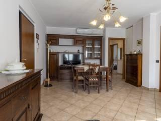 Trilocale via G. B . Zucchi 3, Centro, Mandello del Lario — foto 12 di 26