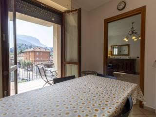 Trilocale via G. B . Zucchi 3, Centro, Mandello del Lario — foto 13 di 26